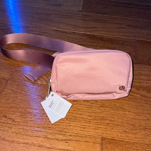 Lululemon Everywhere Belt Bag